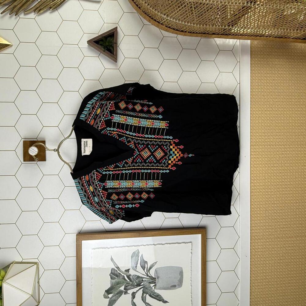 Savanna Jane Black Embroidered V-Neck Boho Top - Picture 6 of 7